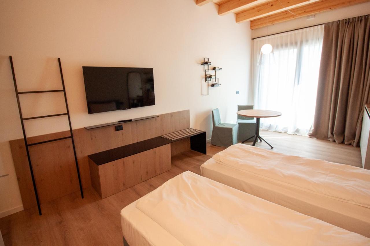 Hotel Fossa Mala Fiume Veneto Esterno foto