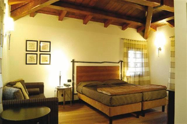 Hotel Fossa Mala Fiume Veneto Esterno foto