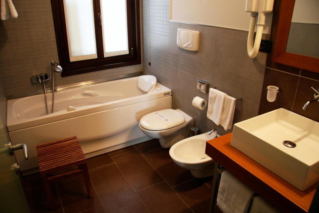 Hotel Fossa Mala Fiume Veneto Esterno foto